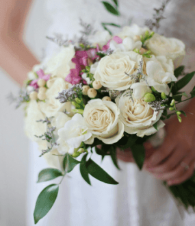 Fleurs de mariée blanches